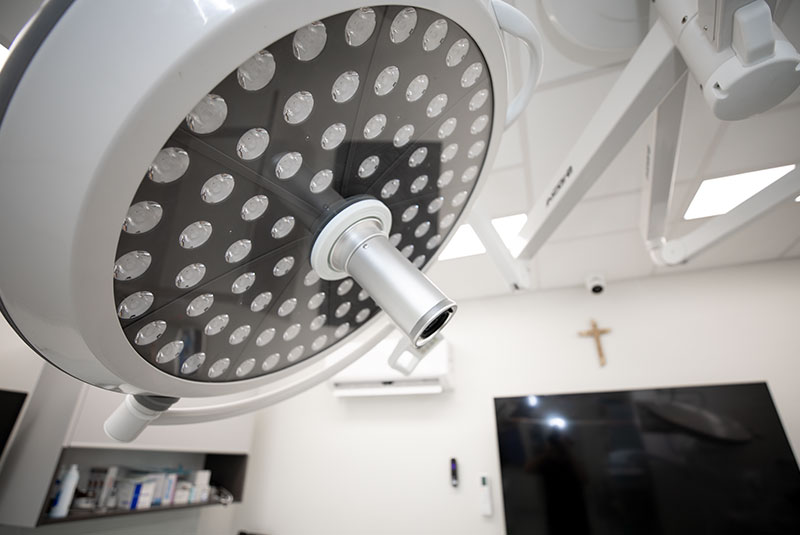 Surgical overhead lighting